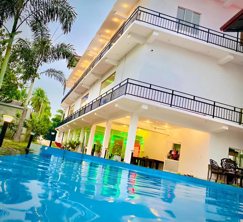 Hotel Summer Haven Polonnaruwa Buitenkant foto